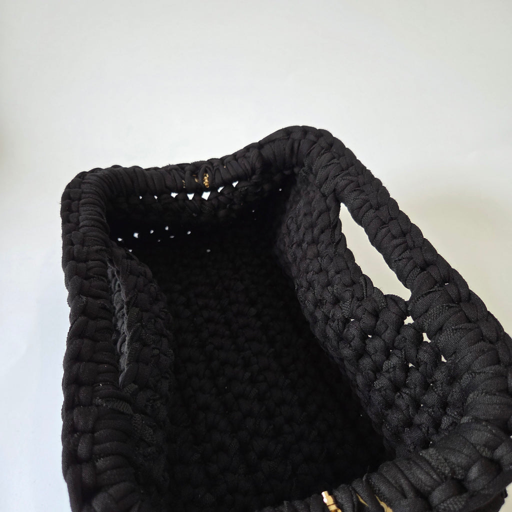 Sapphire Clasp Clutch - Distressed Black