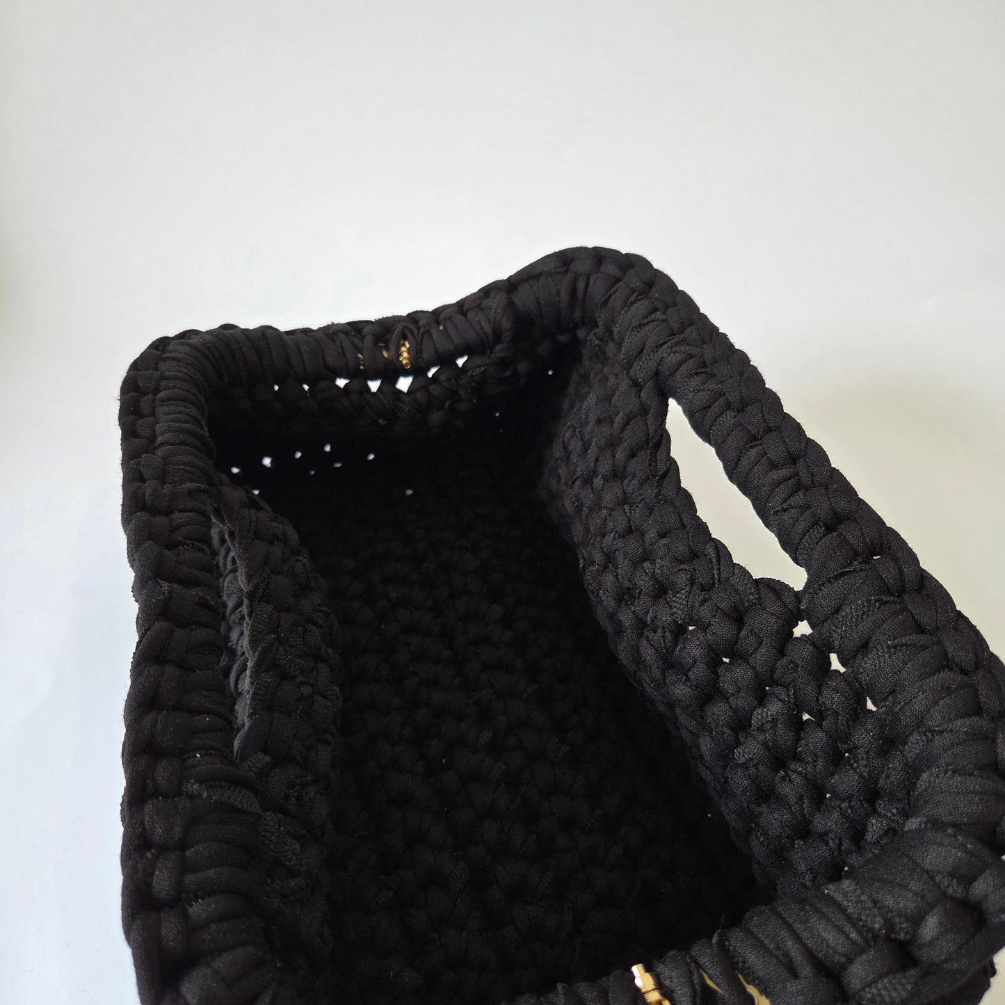 Sapphire Clasp Clutch - Distressed Black
