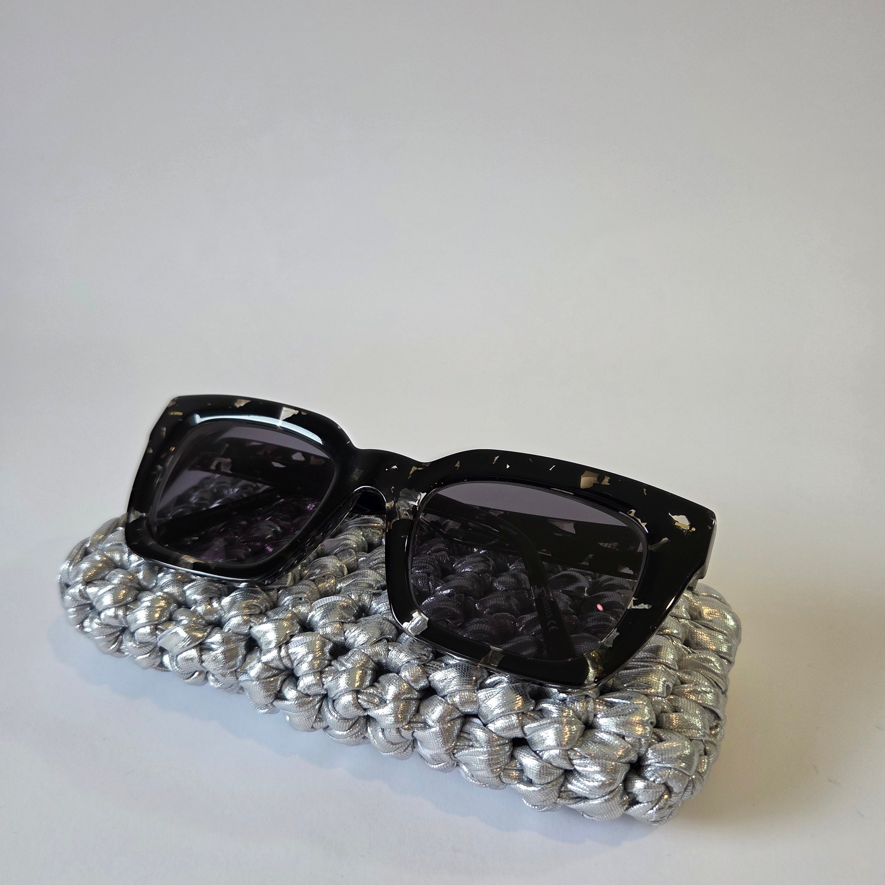 Halite Glasses Holder - Metallic Silver