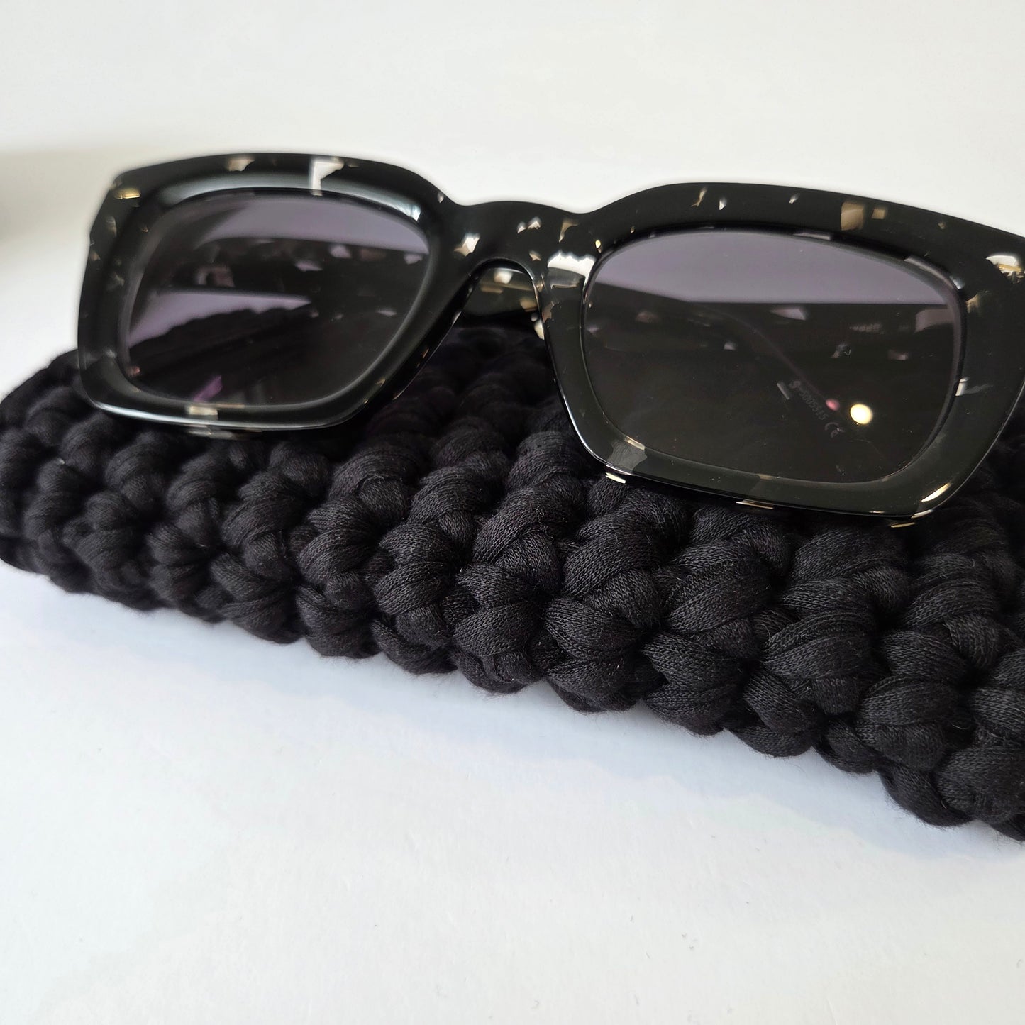 Halite Glasses Holder- Black